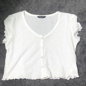 White shirt sleeve crop top